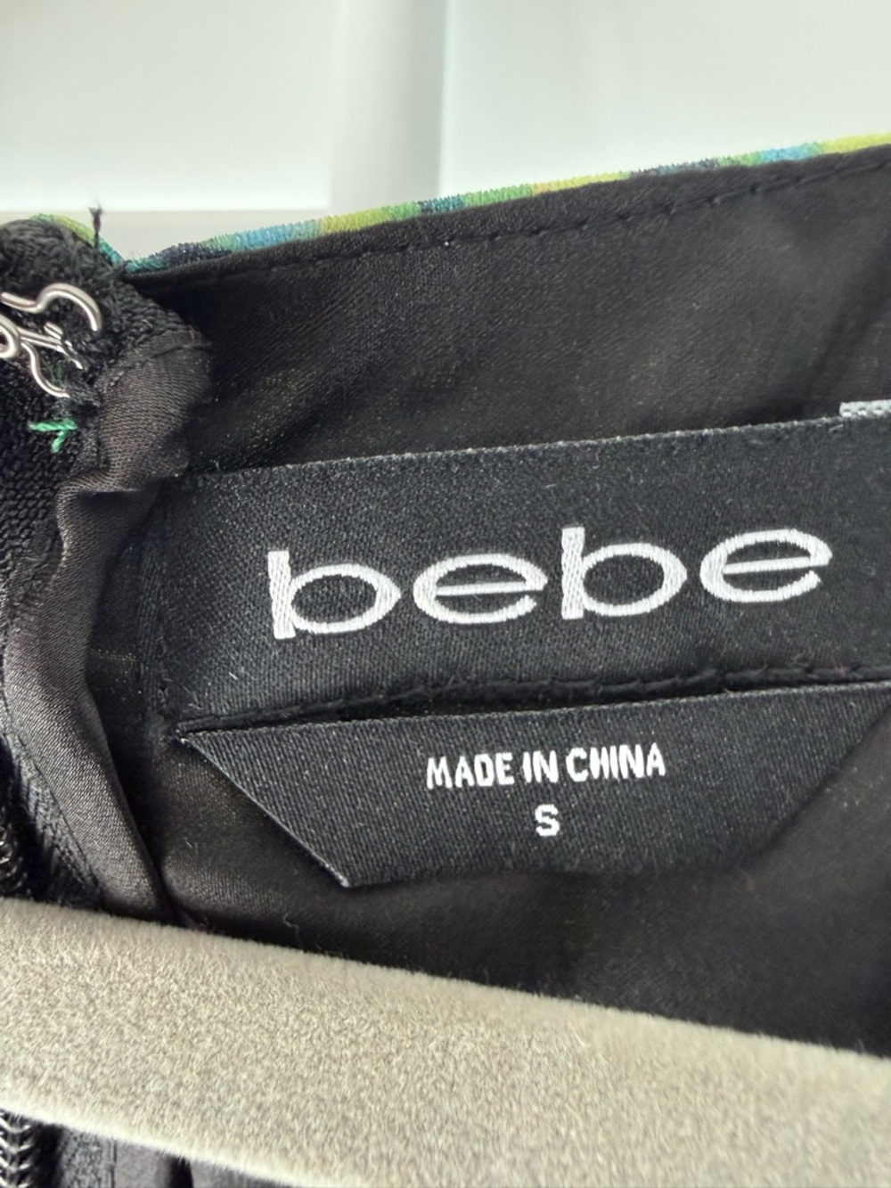 NWT bebe Green & Yellow Tropical Palm Cutout Maxi Dress - Picture 4 of 4
